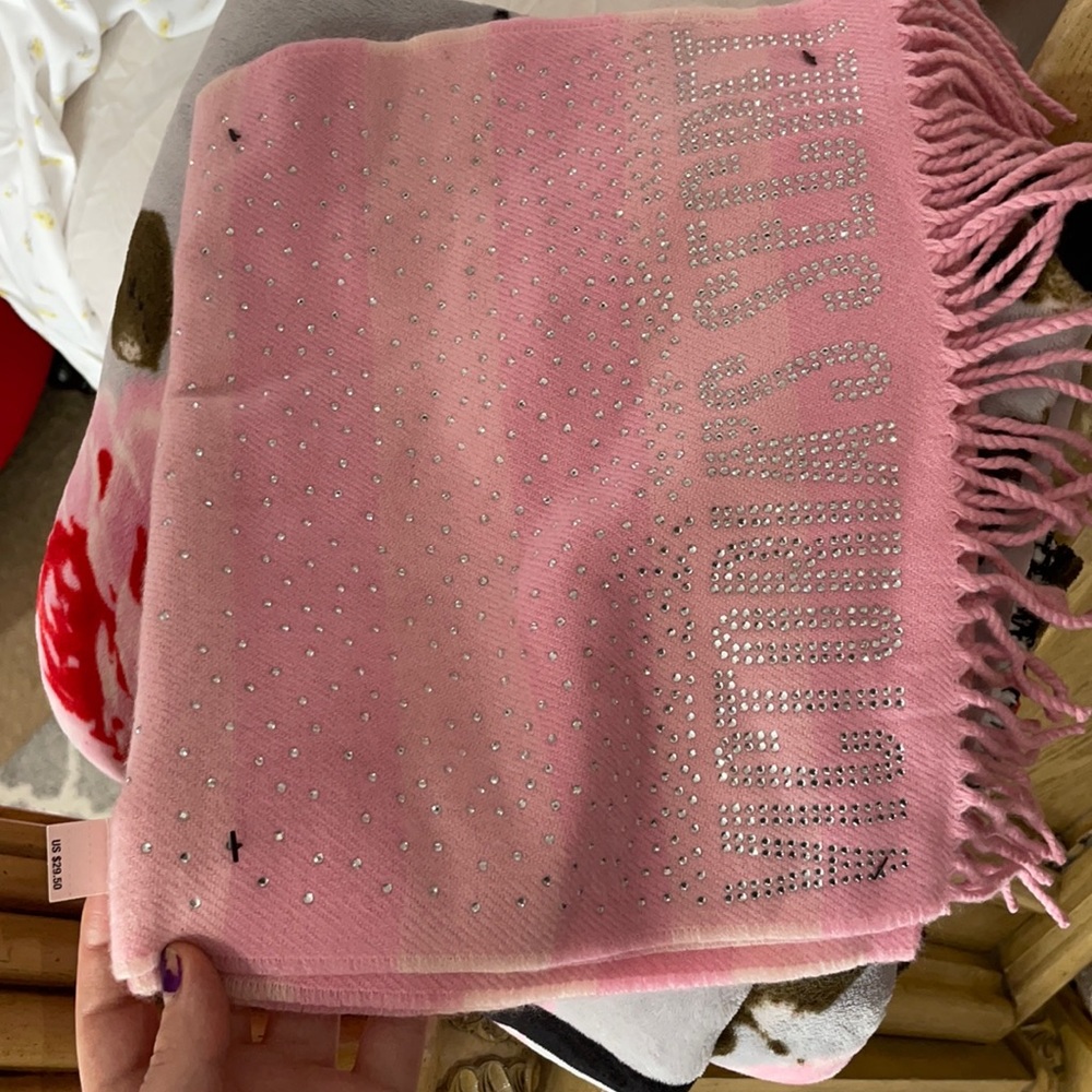 Brand new Victoria secret scarf never used.